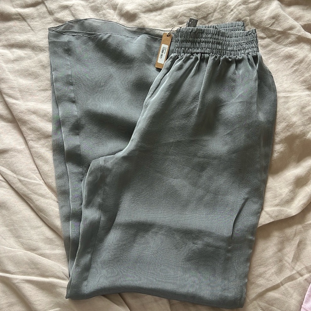 Skims Romance Smocked Chiffon Pant in Charcoal Size M | NWT | Sold out online